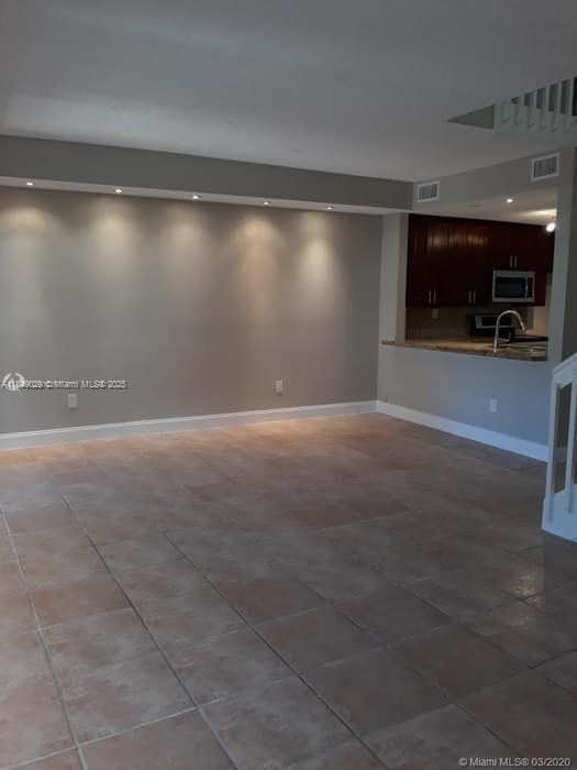 Building Photo - 11415 SW 149th Ct