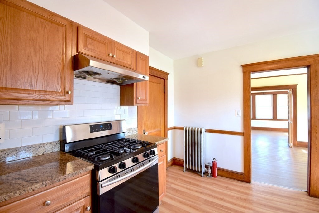 Primary Photo - 215 Franklin St