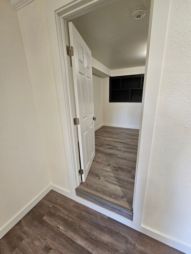 Foto del edificio - 9411 Castlewood St