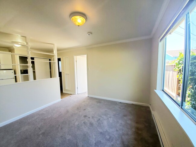 Building Photo - Studio availble now!