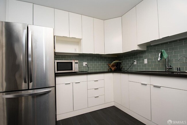 Building Photo - 127 Knockash Hill