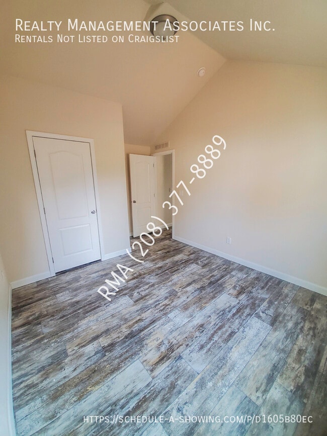 Building Photo - 320 S 2nd Ave