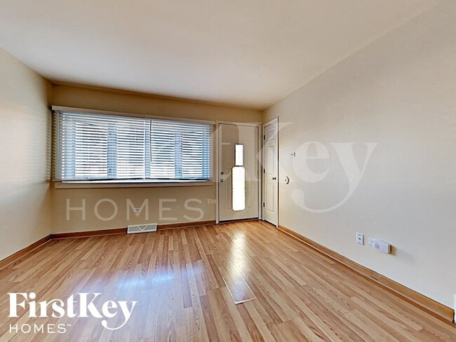 Foto del edificio - 7919 Oak Park Ave