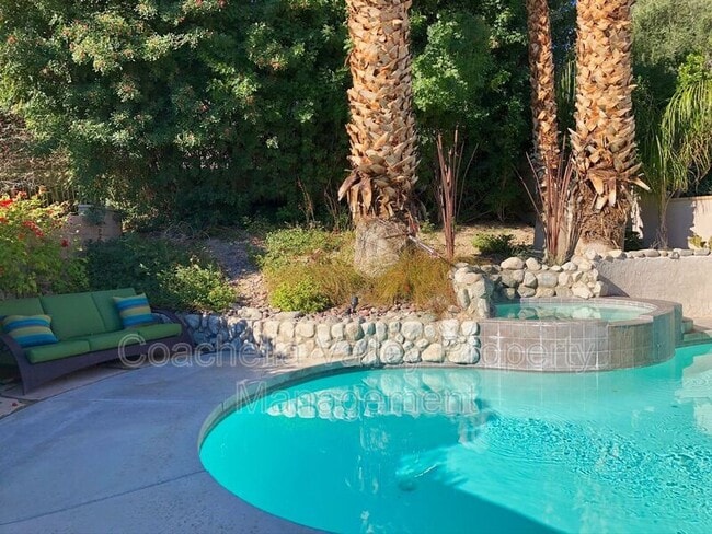 Foto del edificio - 39095 Sweetwater Dr