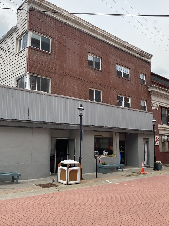 Building Photo - 206 S 3rd Ave