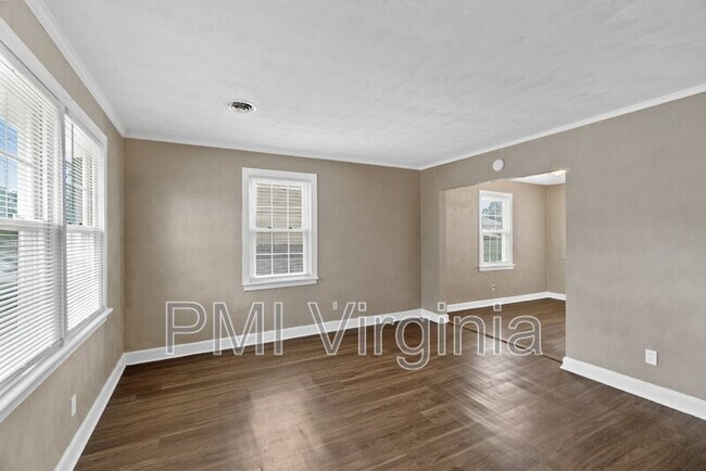 Building Photo - 217 Bob Ln