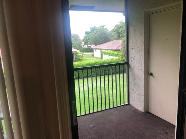 Fotografía del edificio - 9647 NW 4th St