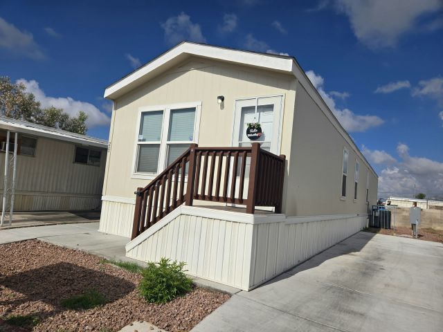 Primary Photo - 4650 E Lake Mead Blvd