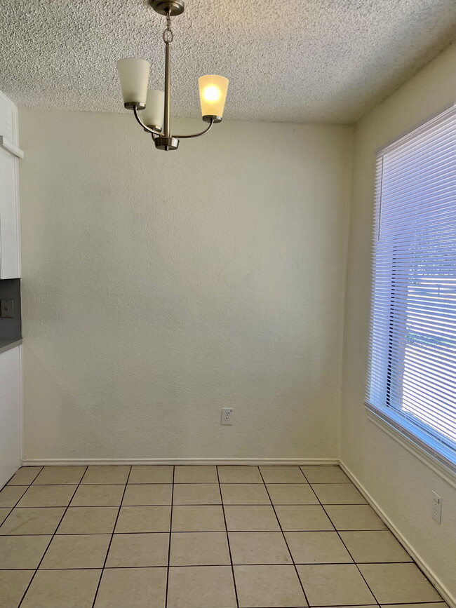 Foto del edificio - 2 Bedroom Duplex