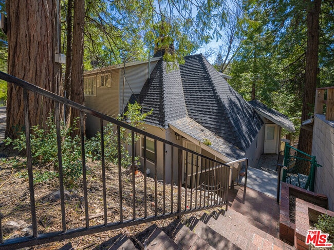 Building Photo - 233 Corona Cir