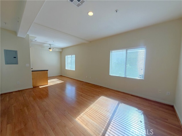 Foto del edificio - 2440 Purdue Ave