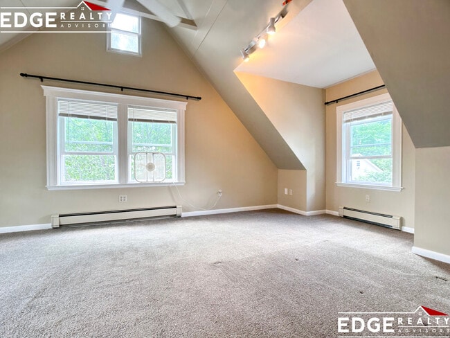 Photo - 555 Washington St Apartment