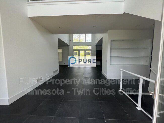 Foto del edificio - 8731 Alverno Ave W