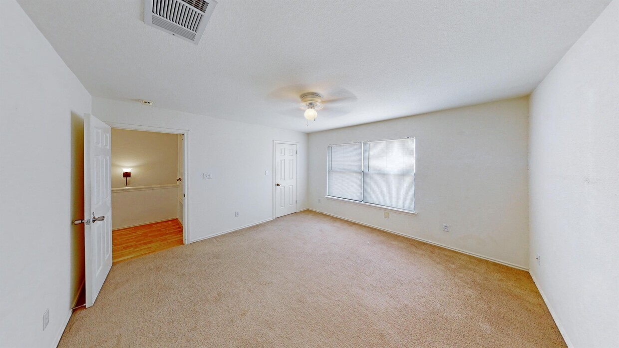 Primary Photo - 902 E Olympic Dr