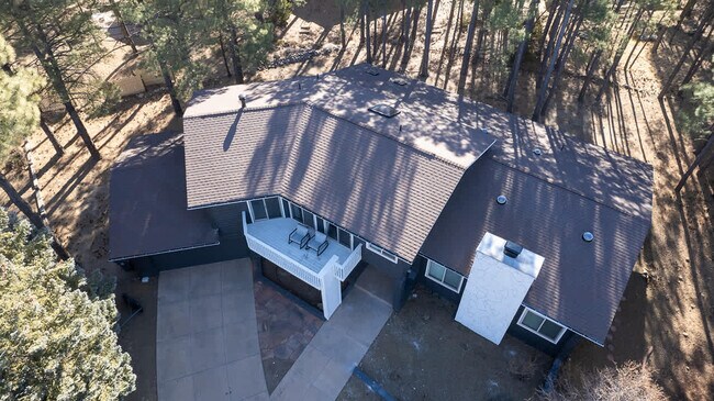 Foto del edificio - 4530 Red Fox Ln