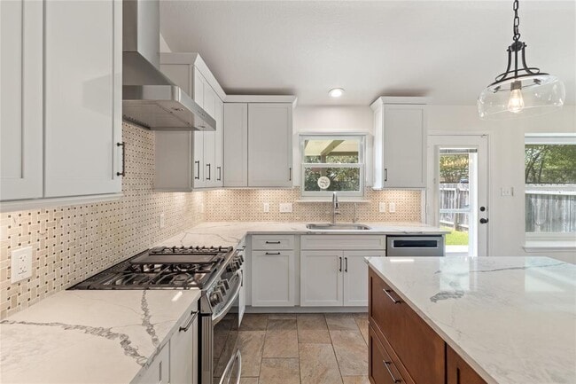 Building Photo - 2652 Bradley Ln