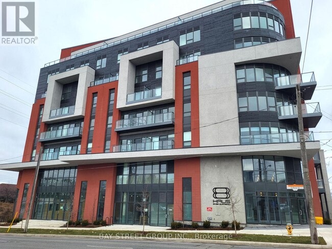 Building Photo - 2433 Dufferin St