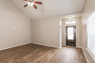 Building Photo - 10518 Southway Bend Ln