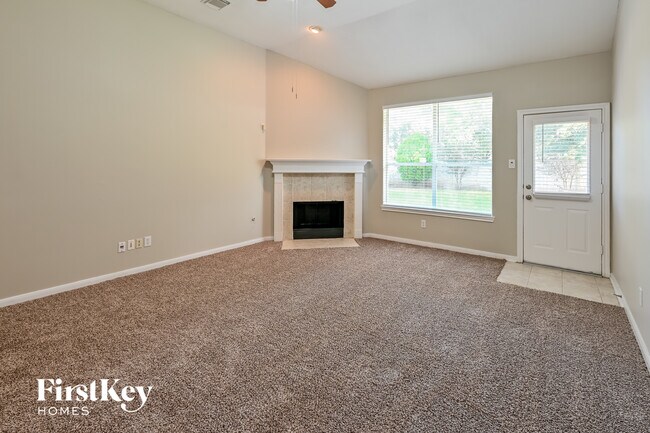 Foto del edificio - 23722 River Pl Dr