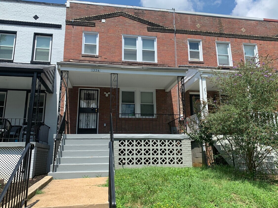 Foto principal - 1326 Holbrook Street, NE