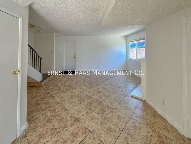 Foto del edificio - 134 W Del Amo Blvd