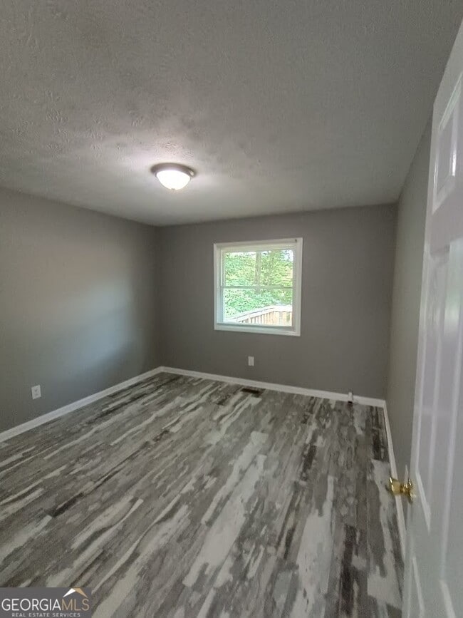 Building Photo - 697 Pepperwood Trail