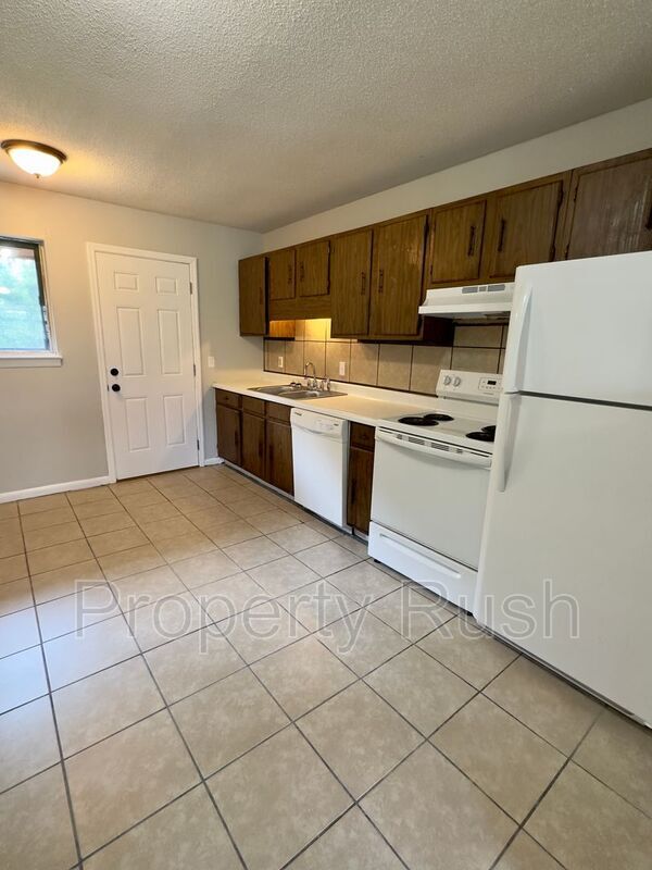 Foto del edificio - 1682 Hamlet Dr