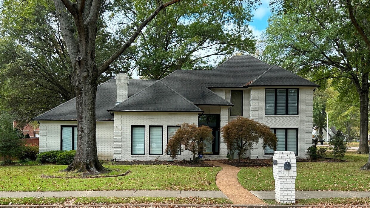 Foto principal - Charming 4 BR/ 2.5 BA in the heart of Coll...
