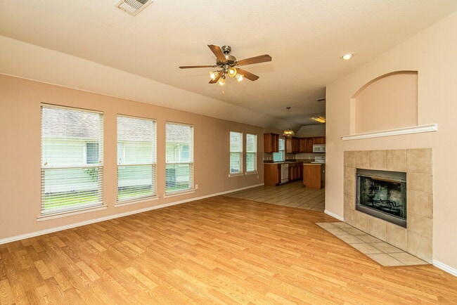 Foto del edificio - 317 Creekview Dr