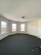 Building Photo - 381 Broadway