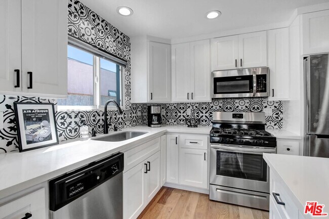 Building Photo - 5326 Westhaven St