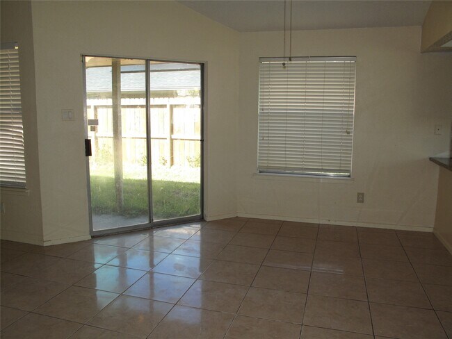Foto del edificio - 2526 Doverglen Dr
