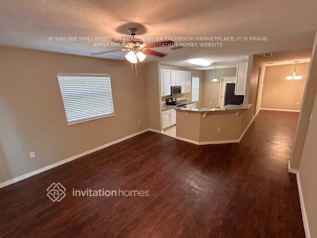 Foto del edificio - 13352 Clarence Ln