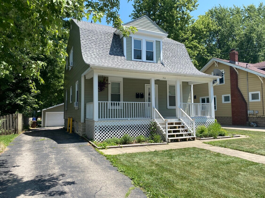 Primary Photo - 914 Clay St