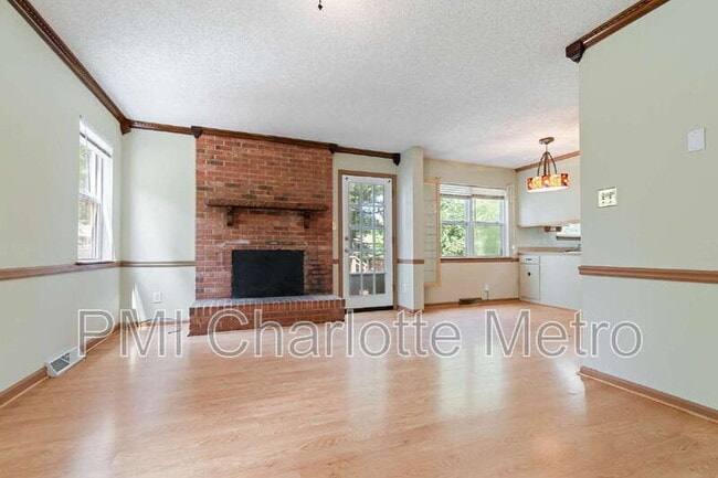 Building Photo - 11241 Kingfisher Dr
