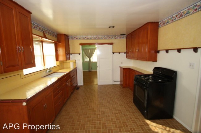 Building Photo - 3 br, 2 bath House - 619 W North St