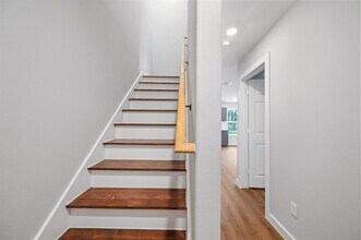Building Photo - 6609 Bacher St