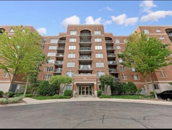Building Photo - 430 S Western Ave