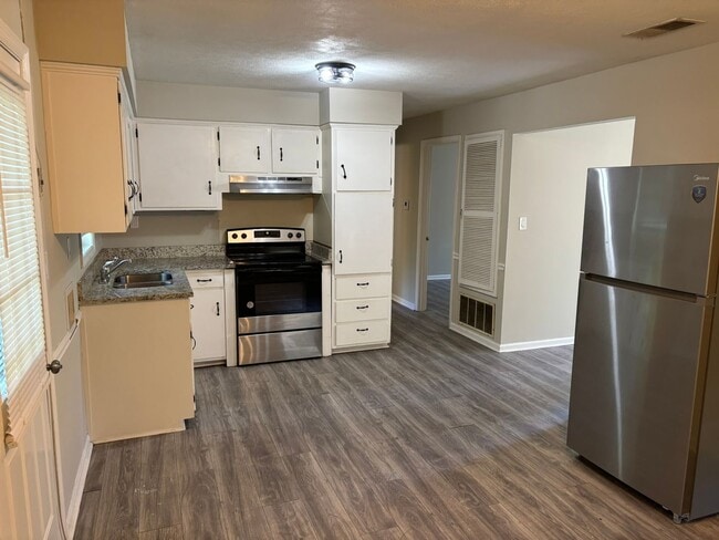 Building Photo - 1507 Celia Dr