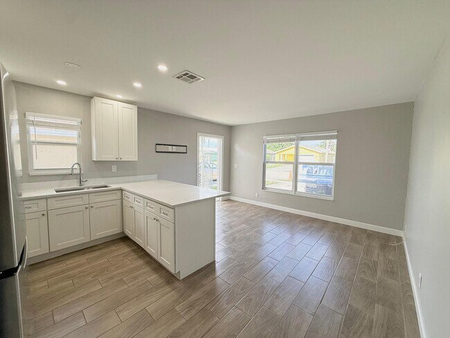 Foto del edificio - 1001 W 9th St