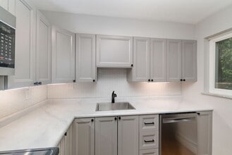 Building Photo - 3519 Linwood Ave