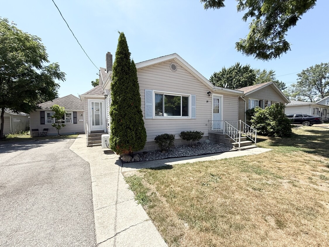 Primary Photo - 16 O'Neil St
