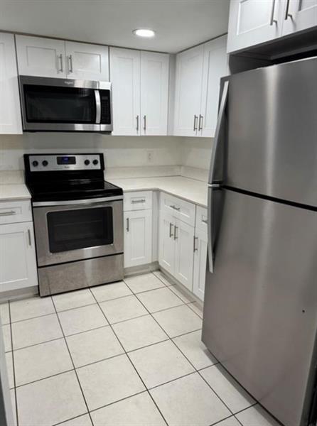 Building Photo - 4425 SW 70th Terrace