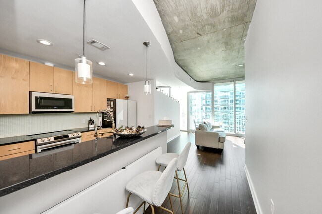 Foto del edificio - 5925 Almeda Rd