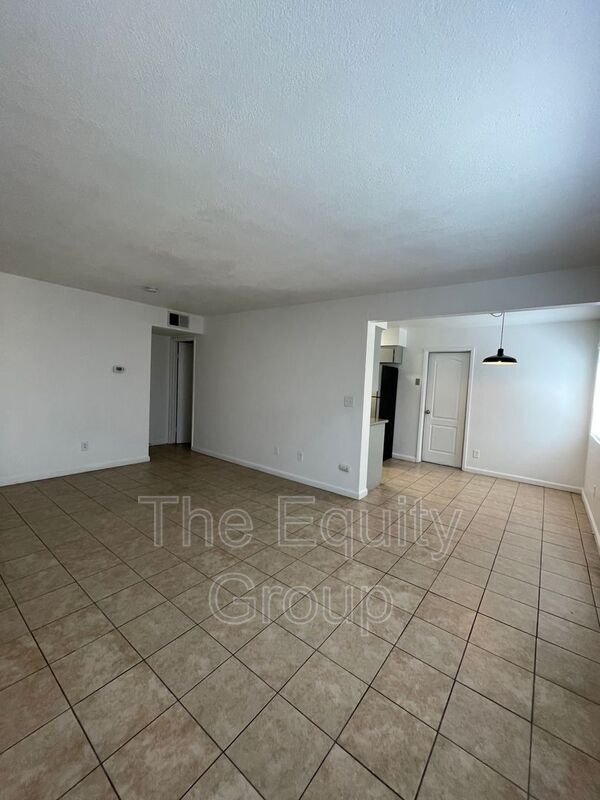 Foto del edificio - 663 W Ashlan Ave
