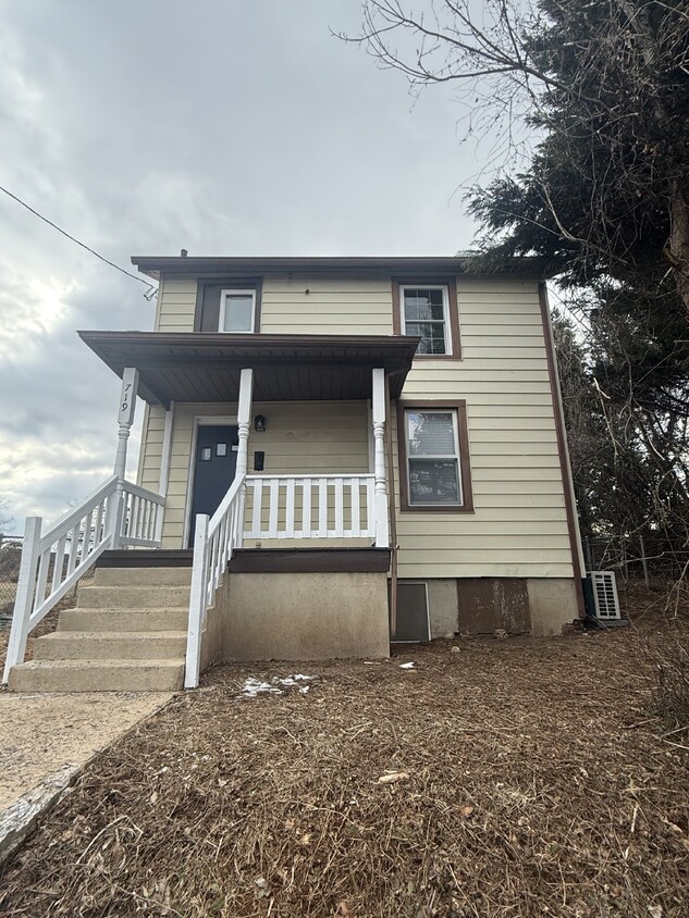 Primary Photo - Newly remodeled home in Rivermont historic...