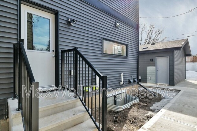Building Photo - 6415-6493 93 St NW