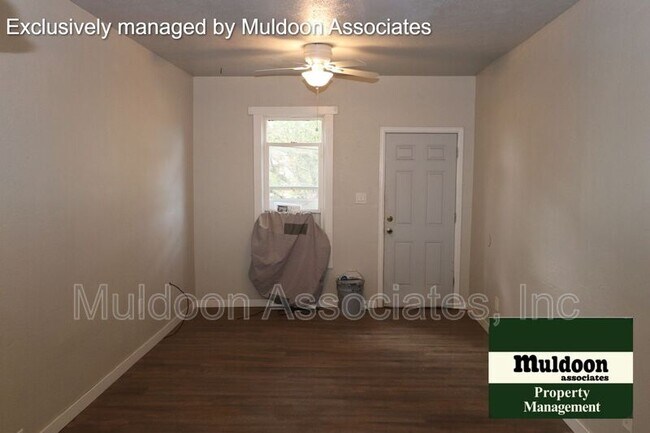Foto del edificio - 1306 E 9th St