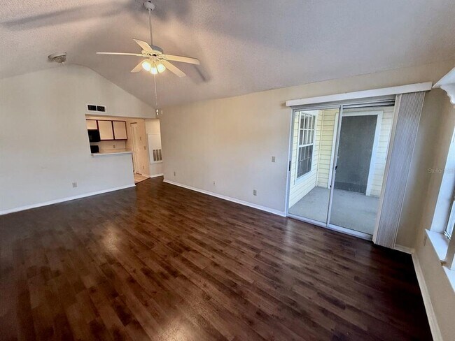 Foto del edificio - 1023 S Hiawassee Rd