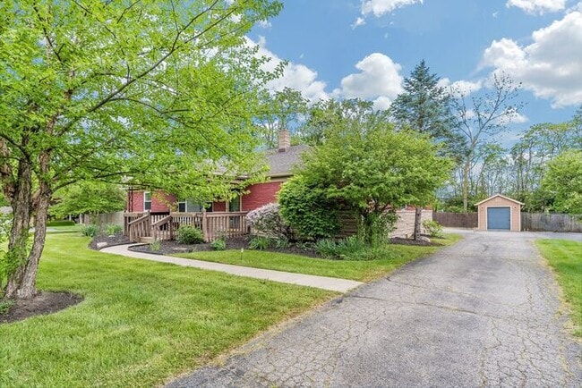 Building Photo - Fantastic 4 Bedroom Home In Great North Indy Location!